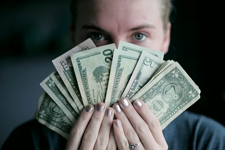 Smart Money Habits in Your 30s 1